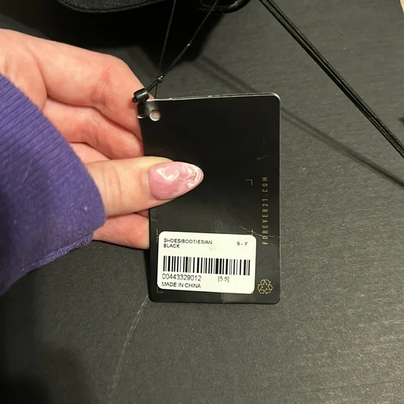 Forever 21 Black boots (new with tags). US Women’s Size 5.5 - Picture 5 of 5